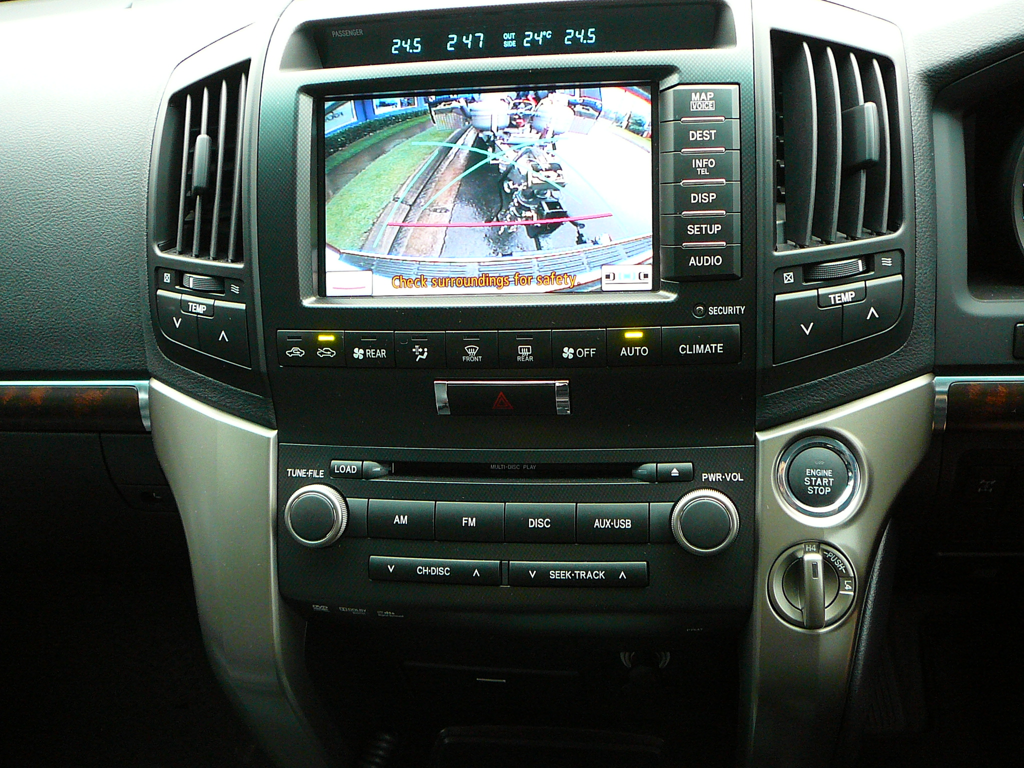 Toyota Landcruiser 200 series Sahara with dual camera setup on factory screen