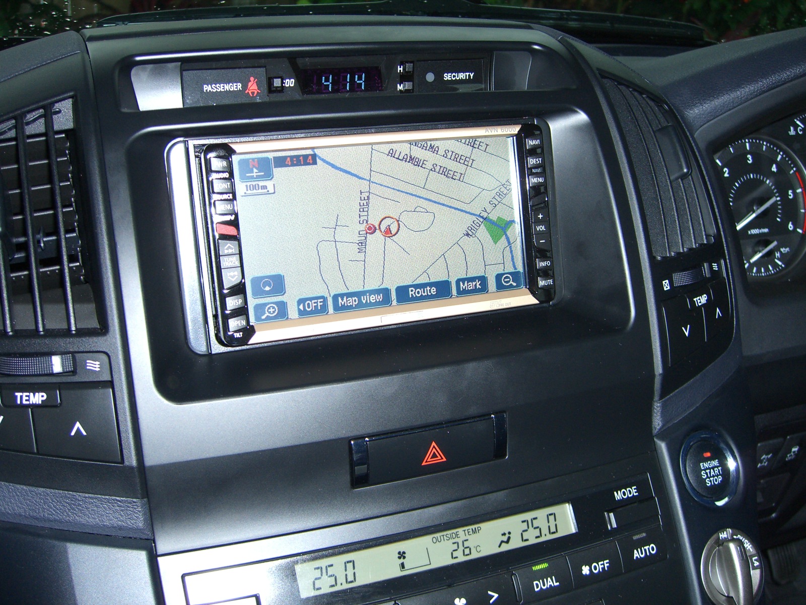 Toyota Landcruiser 200 series Navigation