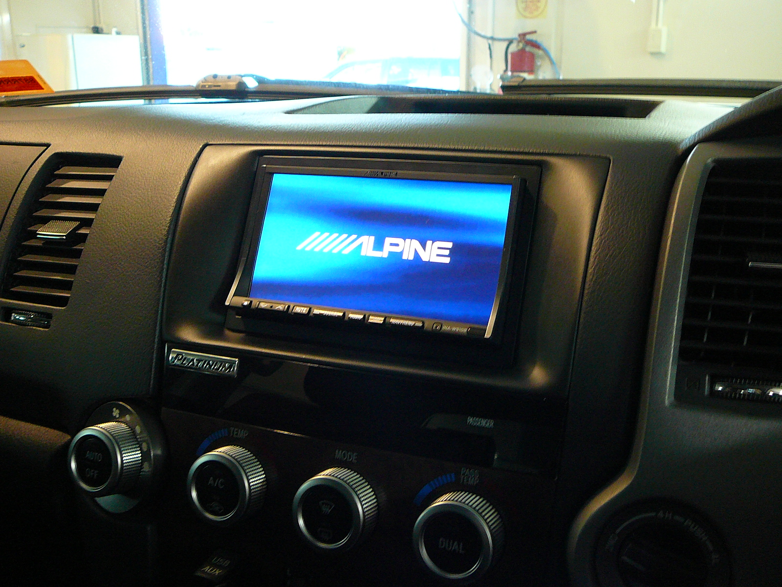Toyota Tundra 2011 Alpine Indash Navigation system