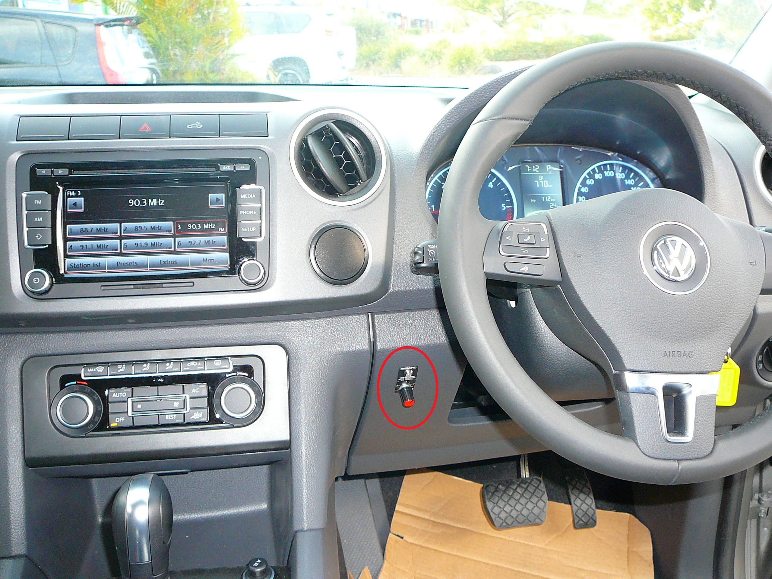 VW Amarok 2012 Redarc brake Controller