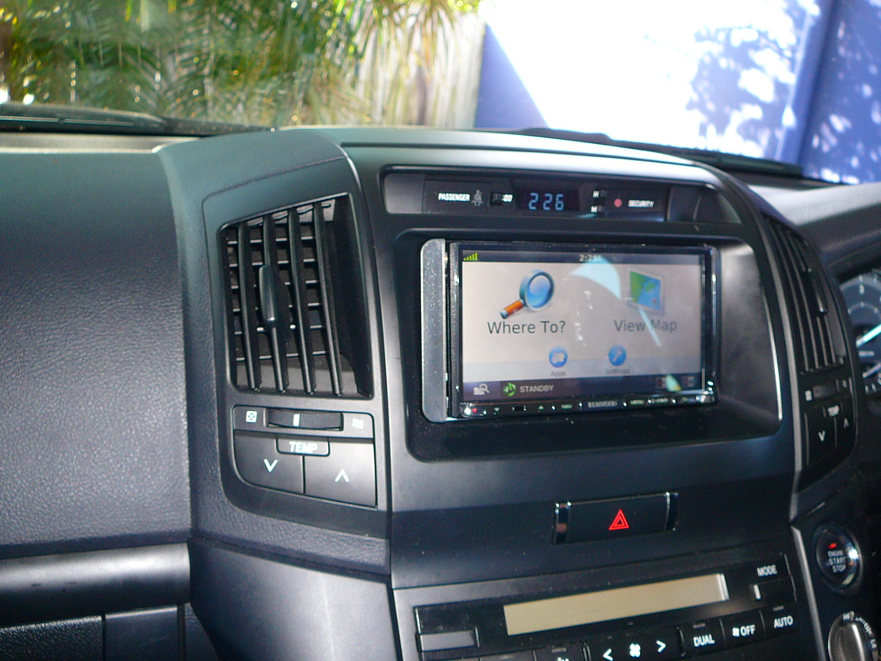 Toyota Landcruiser 200series, Kenwood GPS Navigation System – Custom Mounted Reverse Camera