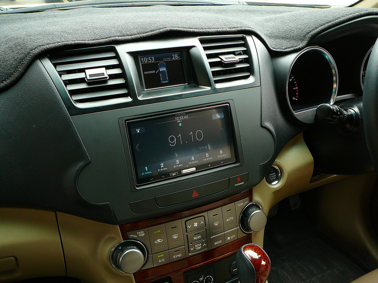 Toyota Kluger, Alpine ILX-007 Apple Car Play Unit & Dash Fascia Installation