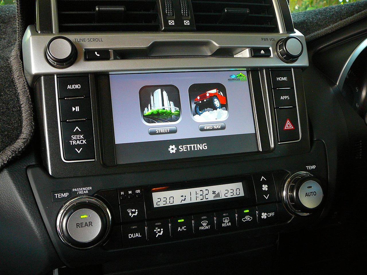 Toyota Prado 150 Series, Integrated GPS Navigation with HEMA Off-Road Maps